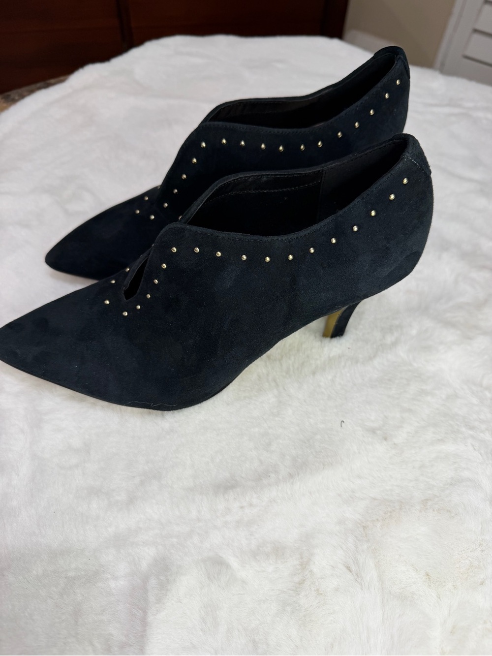 Bella Vita Black Suede Leather Pointed Toe Heeled Booties Size 7